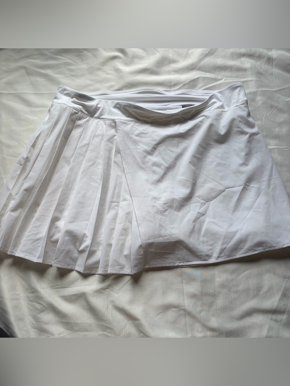 Lole white pleated skort size XL